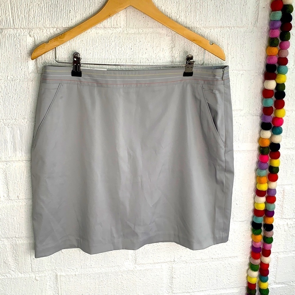 Greg Norman Pull On Gray Golf Skort Skirt sz 12